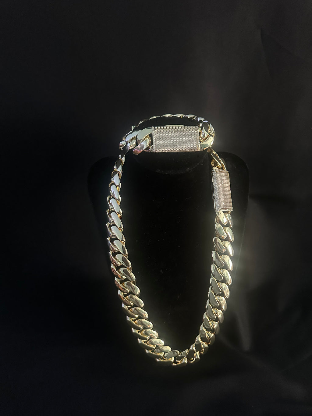 Iced Gold Miami Cuban chain