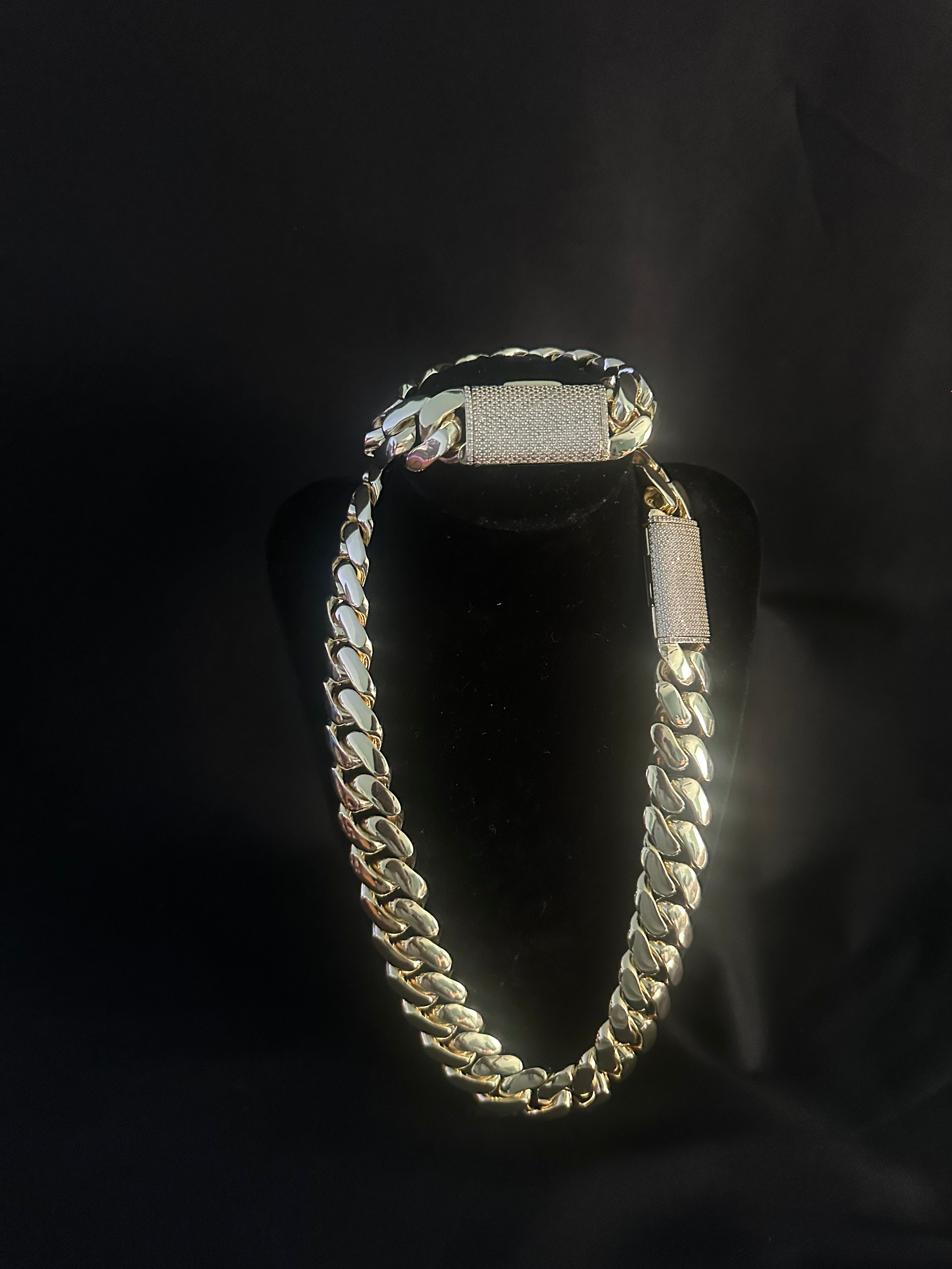 Iced Gold Miami Cuban chain