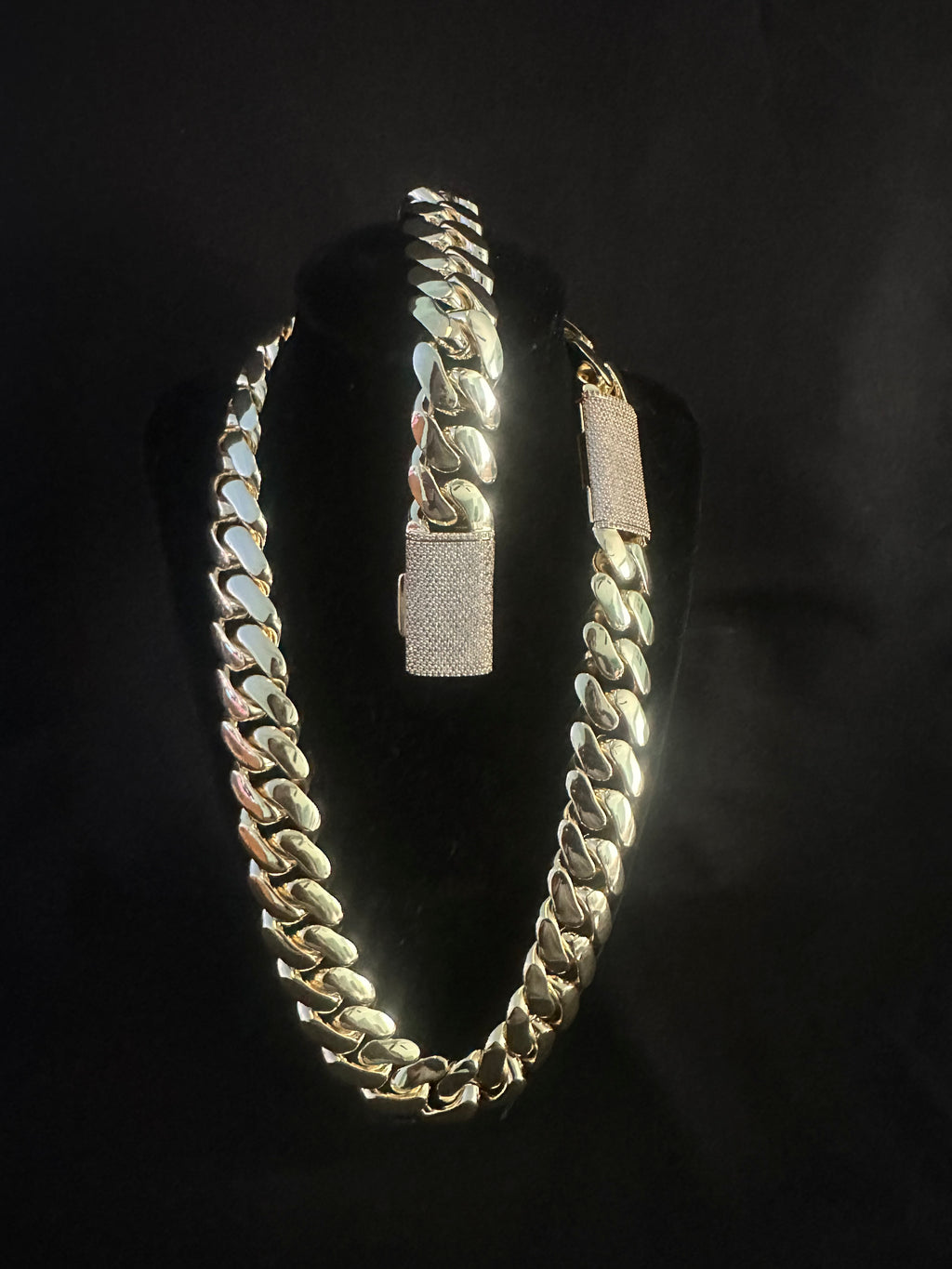 Iced Gold Miami Cuban chain